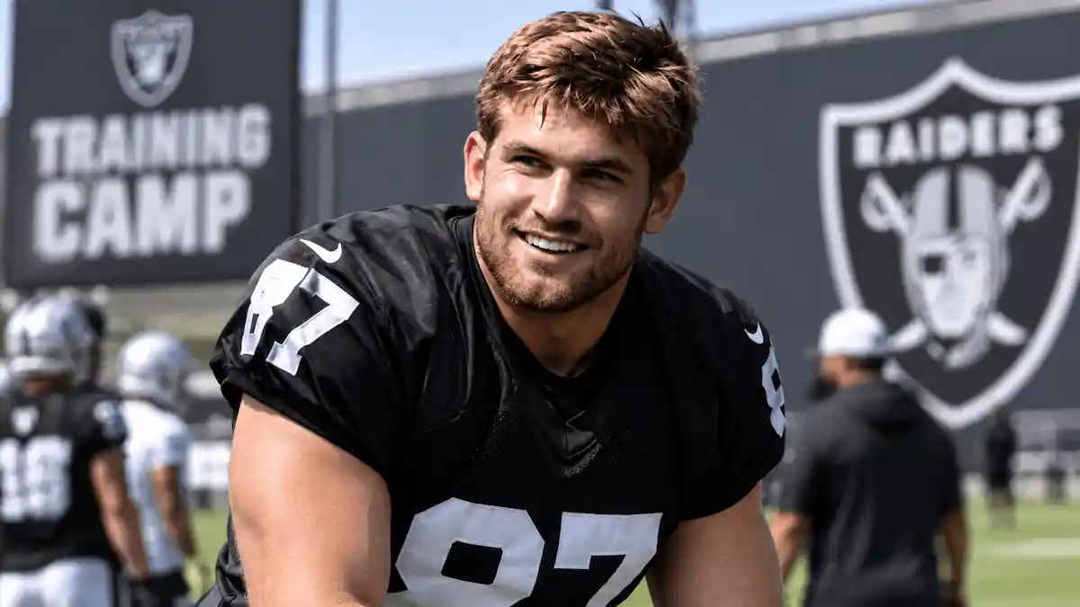 Michael Mayer Contract: Raiders TE Gets HUGE $45M Extension